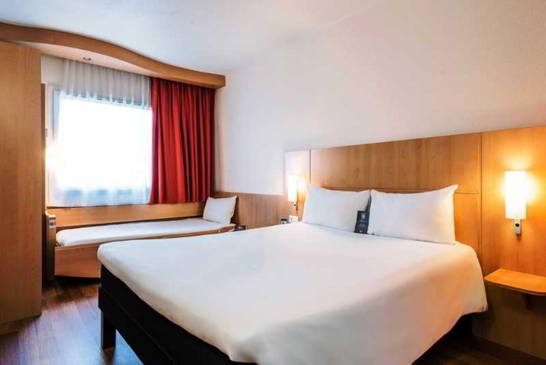 Ibis Madrid Calle Alcala Exterior photo